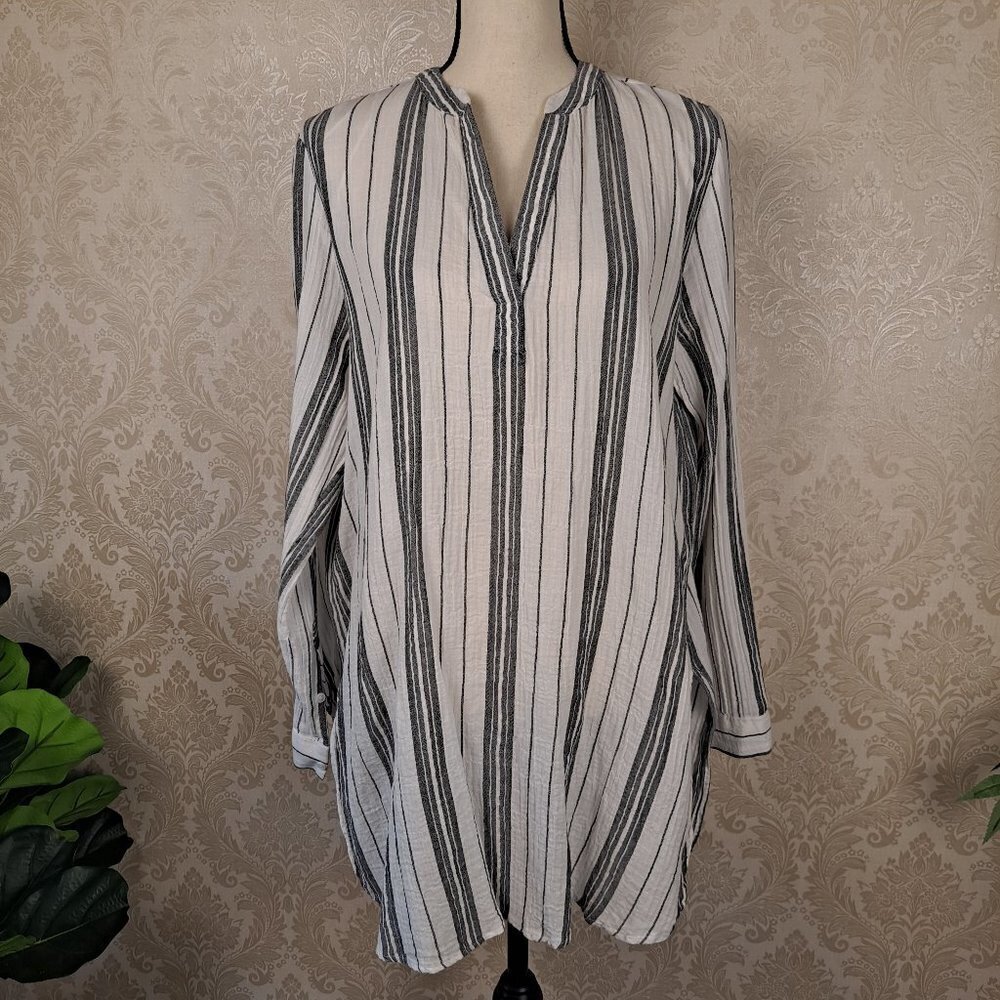 Two by Vince Camuto Size Small Lightweight Black White Striped Cotton Tunic EUC